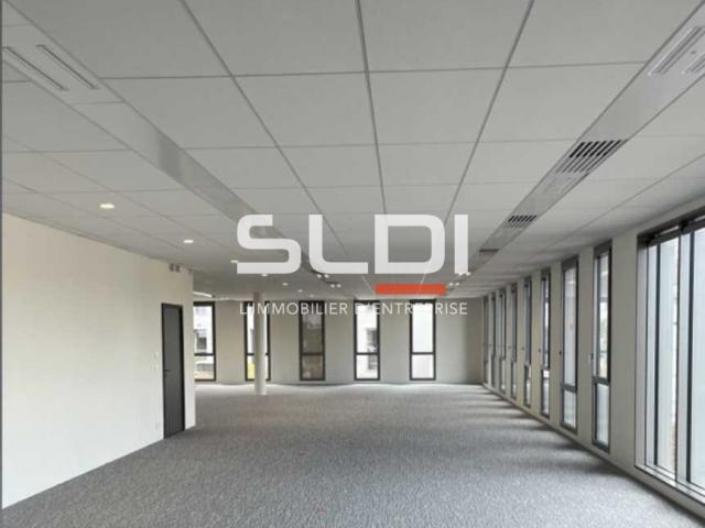 Bureaux A VENDRE OU A LOUER - VILLEURBANNE - 7 156 m²