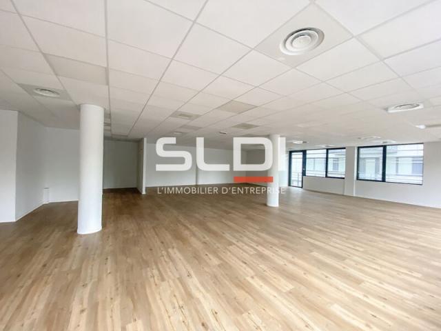 Bureaux A LOUER - SAINT PRIEST - 318 m²