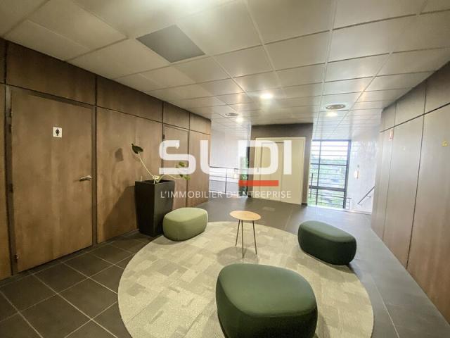 Bureaux A LOUER - SAINT PRIEST - 318 m²