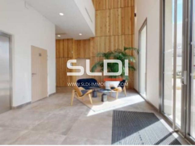 Bureaux A LOUER - DECINES CHARPIEU - 3 746 m²
