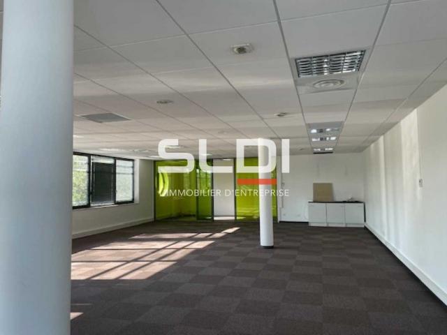 Bureaux A LOUER - SAINT PRIEST - 173 m²