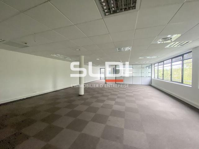 Bureaux A LOUER - SAINT PRIEST - 173 m²
