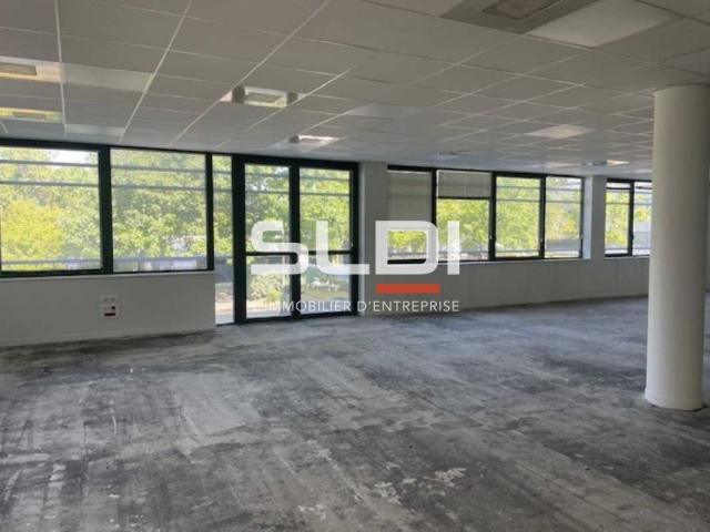 Bureaux A LOUER - SAINT PRIEST - 177 m²