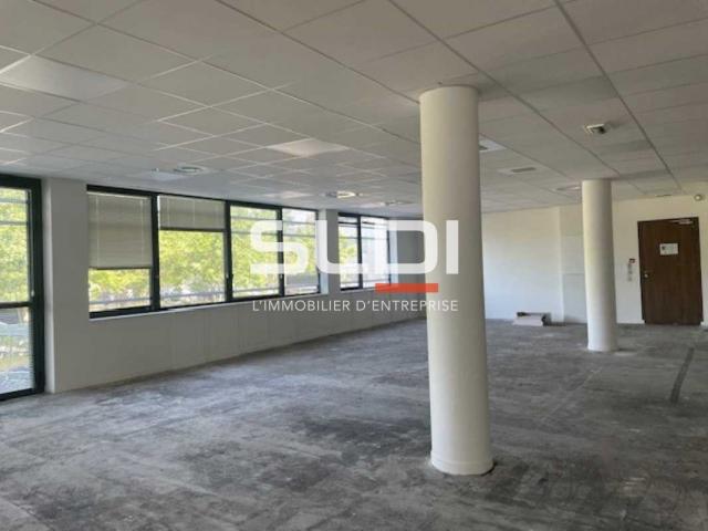 Bureaux A LOUER - SAINT PRIEST - 177 m²