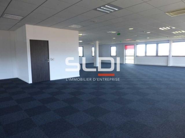 Bureaux A LOUER - SAINT PRIEST - 2 429 m²