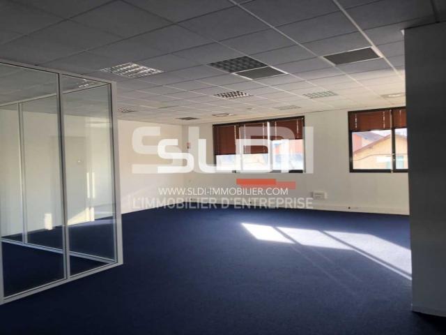Bureaux A LOUER - VILLEURBANNE - 435 m²