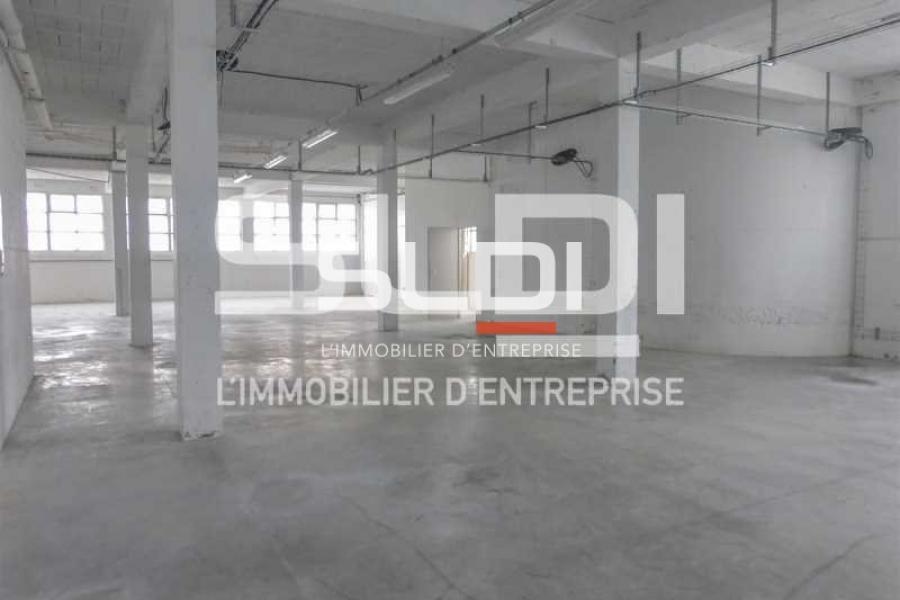 Activités A LOUER - DECINES CHARPIEU - 2 300 m²