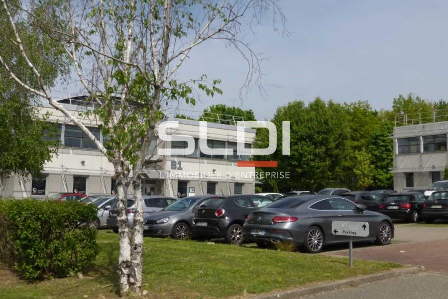 Bureaux A LOUER - SAINT PRIEST - 104 m²