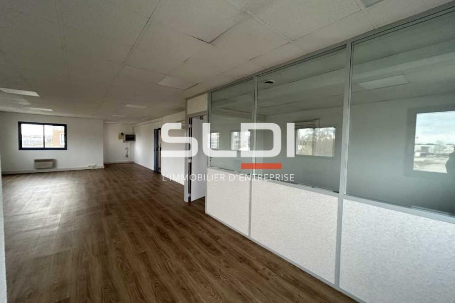 Bureaux A LOUER - CHASSIEU - 80 m²