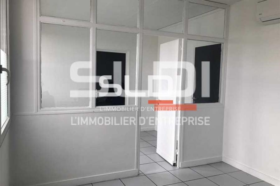 Bureaux A LOUER - VENISSIEUX - 315 m²