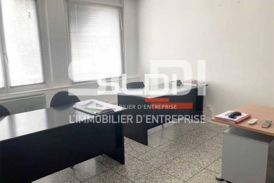 Bureaux A LOUER - VENISSIEUX - 315 m²