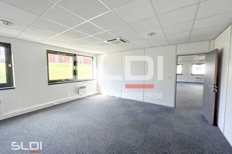 Bureaux A LOUER - LIMONEST - 916 m²