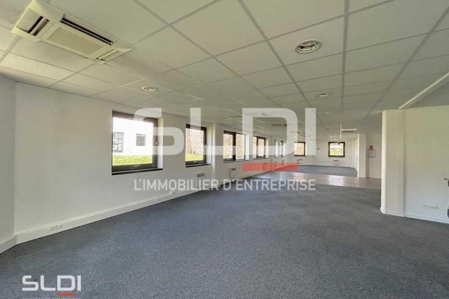 Bureaux A LOUER - LIMONEST - 916 m²