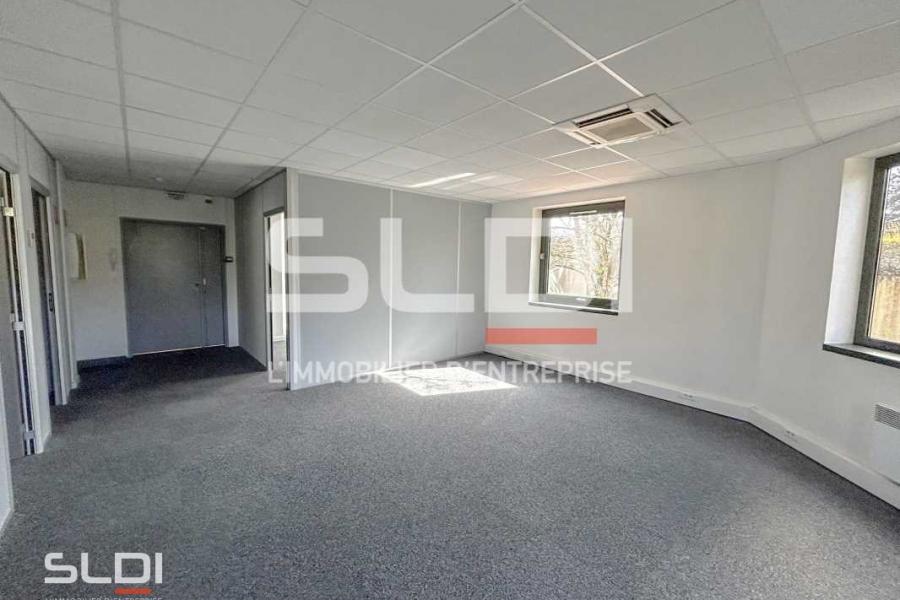 Bureaux A LOUER - LIMONEST - 916 m²