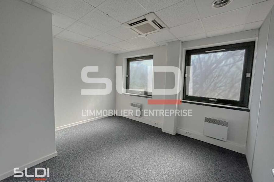 Bureaux A LOUER - LIMONEST - 916 m²