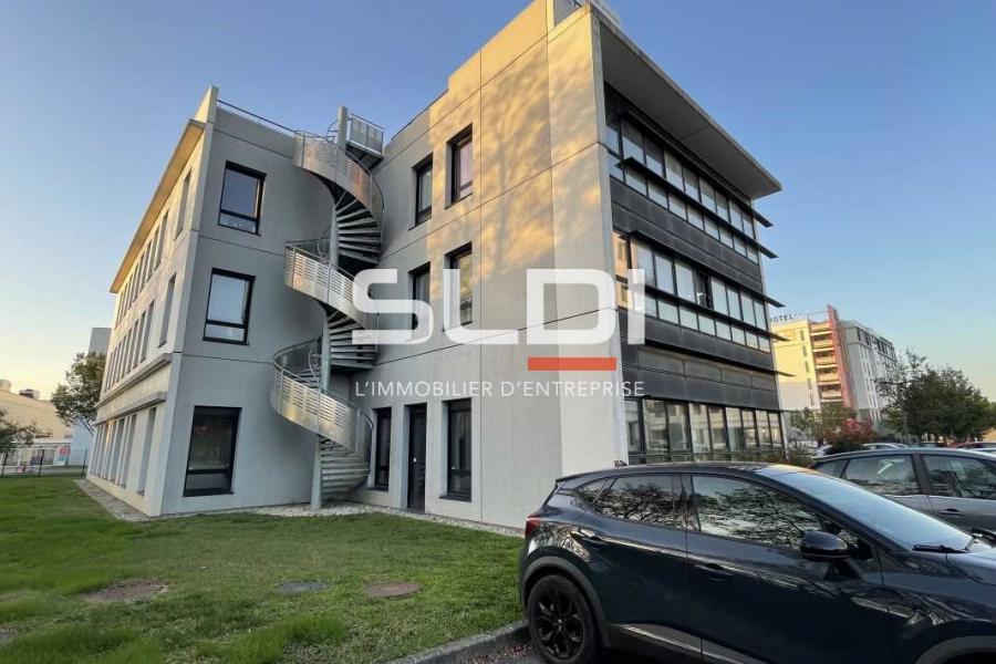 Activités A LOUER - SAINT PRIEST - 233 m²