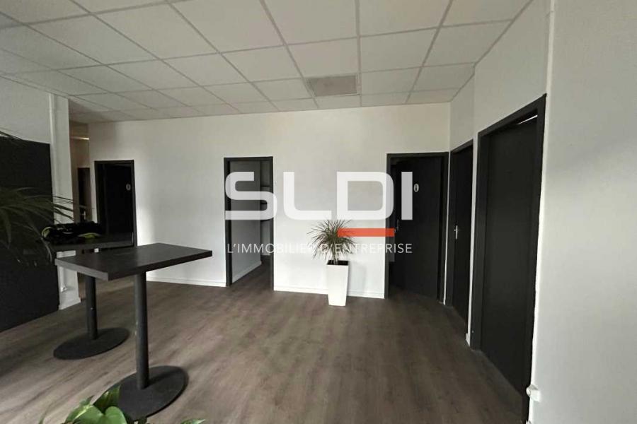 Activités A LOUER - BLYES - 1 267 m²