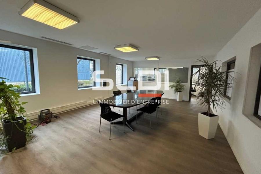 Activités A LOUER - BLYES - 1 267 m²