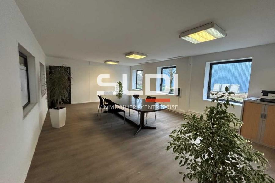 Activités A LOUER - BLYES - 1 267 m²