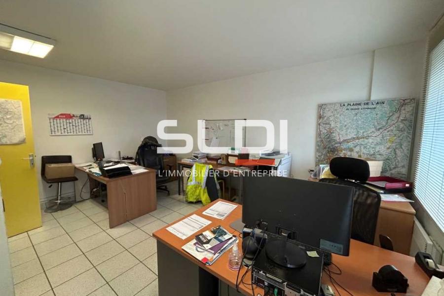 Activités A LOUER - BLYES - 1 267 m²