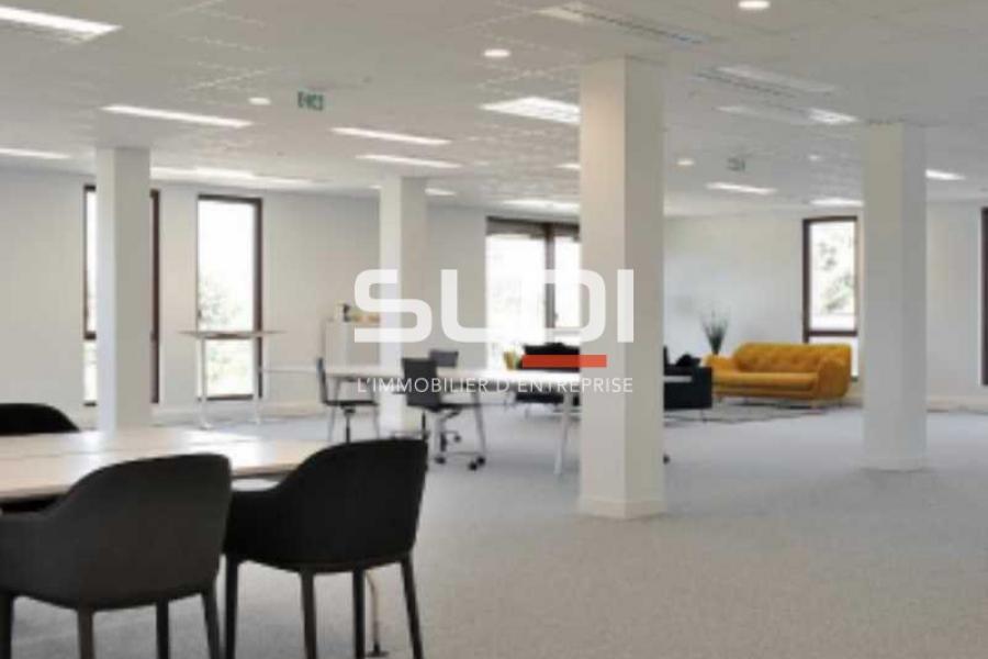 Bureaux A VENDRE OU A LOUER - BRON - 680 m²