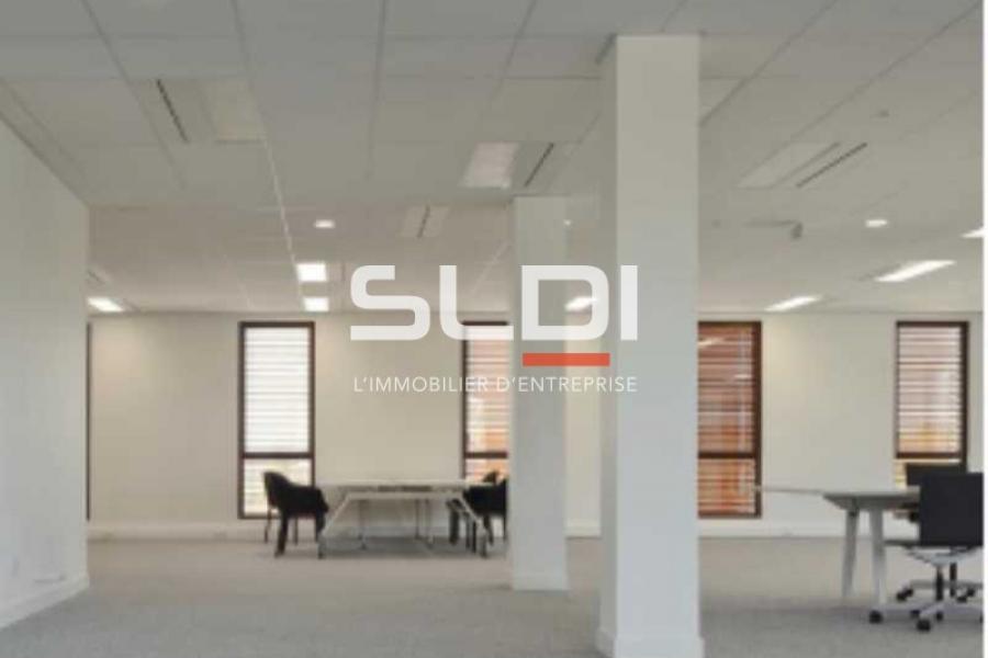 Bureaux A VENDRE OU A LOUER - BRON - 680 m²