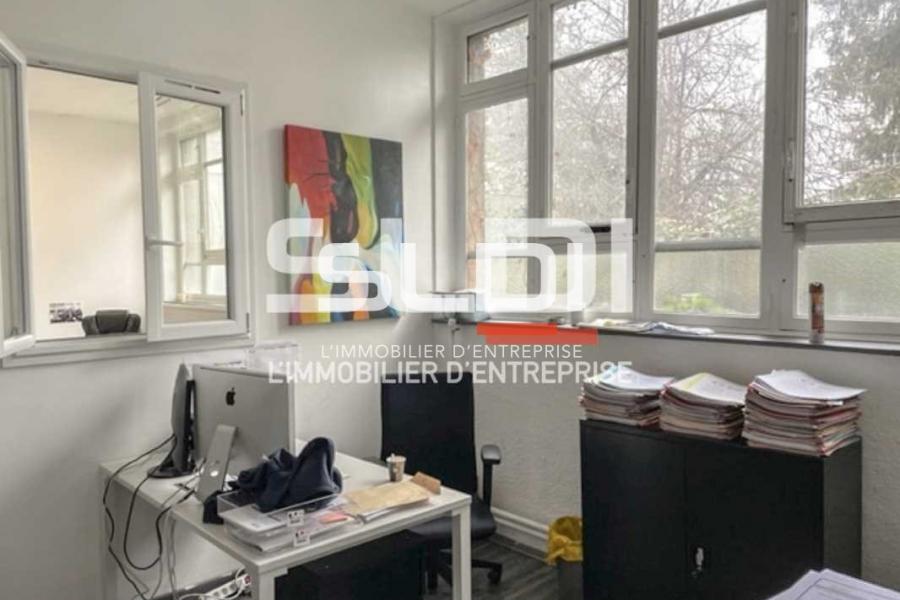 Bureaux A LOUER - VILLEURBANNE - 270 m²