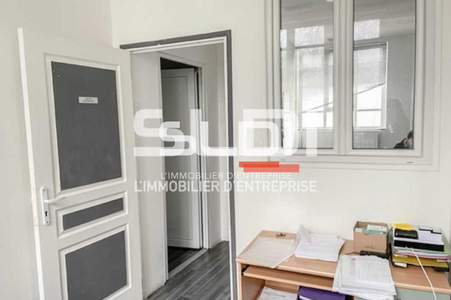 Bureaux A LOUER - VILLEURBANNE - 270 m²