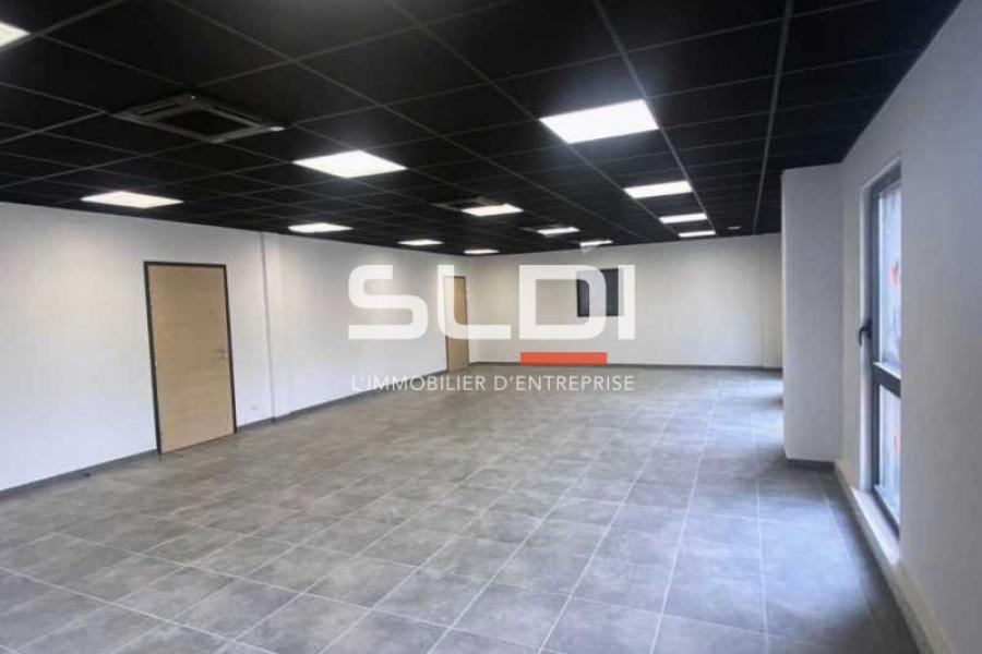 Activités A LOUER - CORBAS - 303 m²