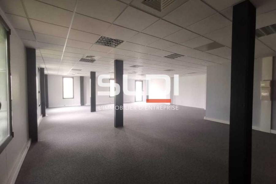 Bureaux A LOUER - VAULX MILIEU - 438 m²