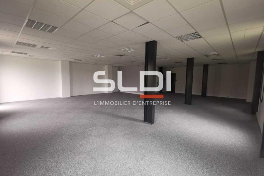 Bureaux A LOUER - VAULX MILIEU - 438 m²