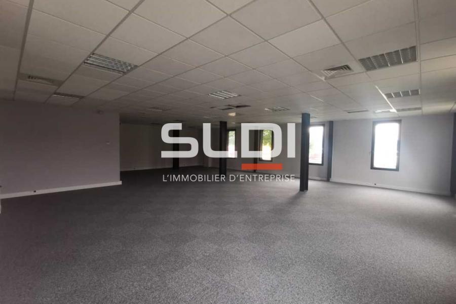 Bureaux A LOUER - VAULX MILIEU - 438 m²