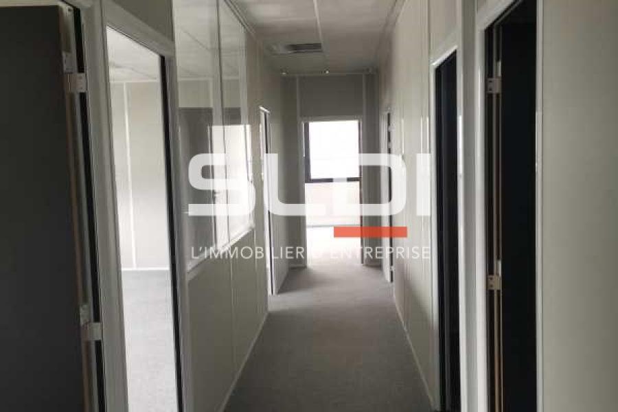 Bureaux A LOUER - VAULX MILIEU - 438 m²