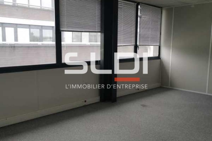 Bureaux A LOUER - VAULX MILIEU - 438 m²