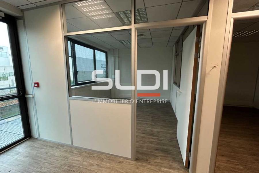 Bureaux A LOUER - CHAMPAGNE AU MONT D'OR - 482 m²