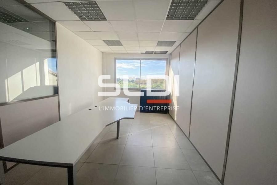 Bureaux A LOUER - SAINT MAURICE DE BEYNOST - 427 m²