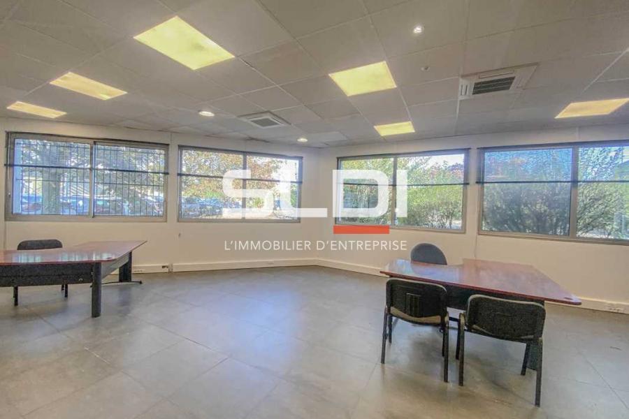 Bureaux A LOUER - SAINT MAURICE DE BEYNOST - 427 m²