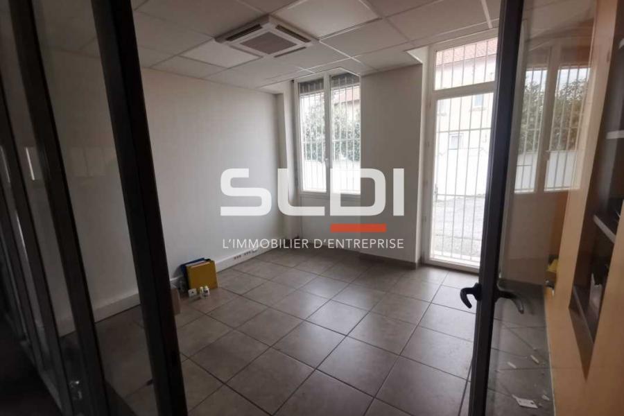 Activités A LOUER - BOURGOIN JALLIEU - 2 140 m²