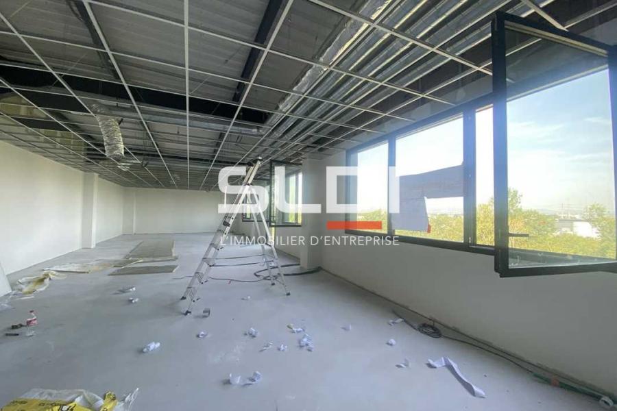 Activités A LOUER - SAINT PRIEST - 456 m²