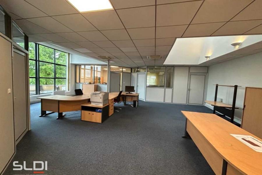 Bureaux A LOUER - LIMAS - 150 m²