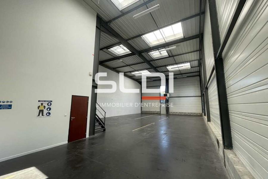 Activités A LOUER - SAINT PRIEST - 330 m²