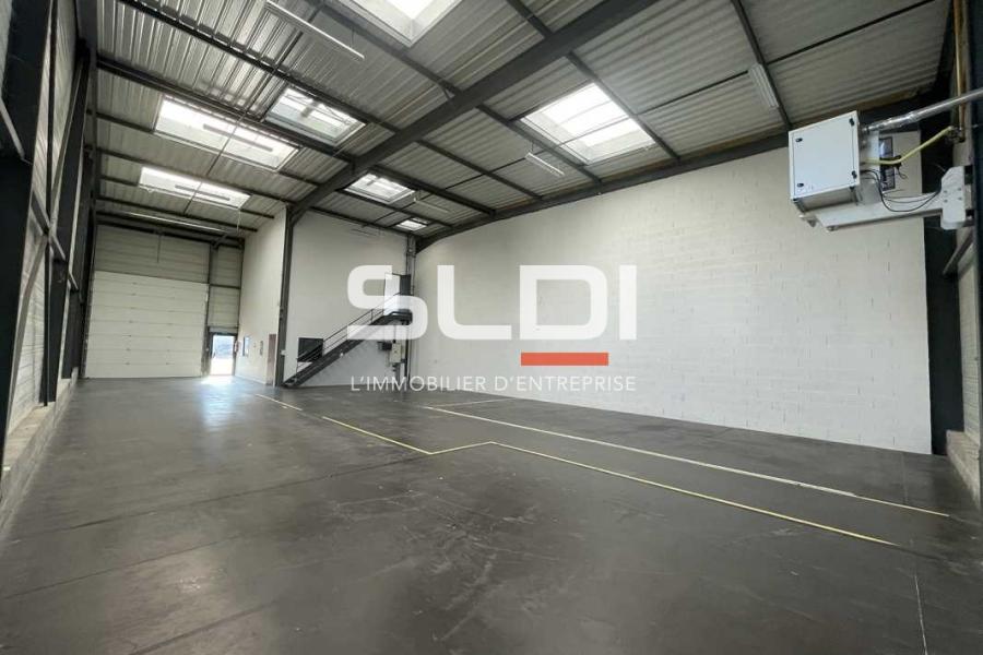 Activités A LOUER - SAINT PRIEST - 330 m²