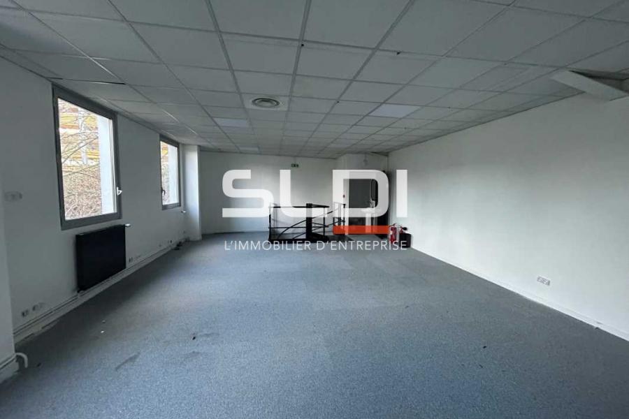 Activités A LOUER - DARDILLY - 267 m²