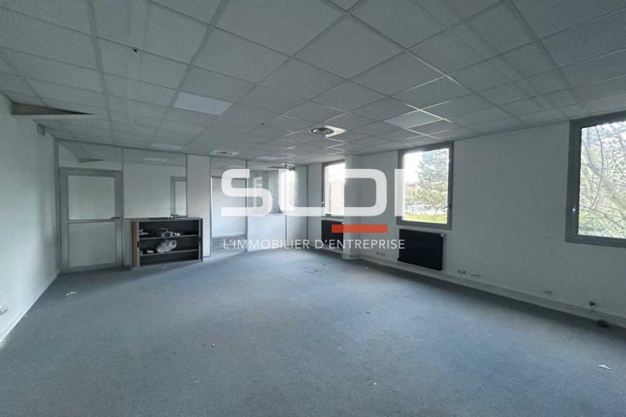 Activités A LOUER - DARDILLY - 267 m²