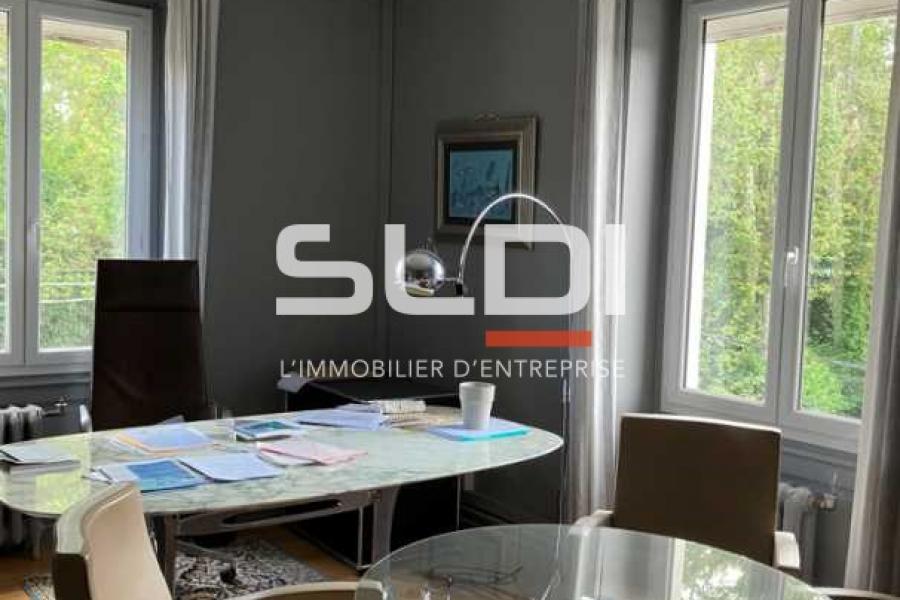 Bureaux A LOUER - FLEURIEU SUR SAONE - 170 m²