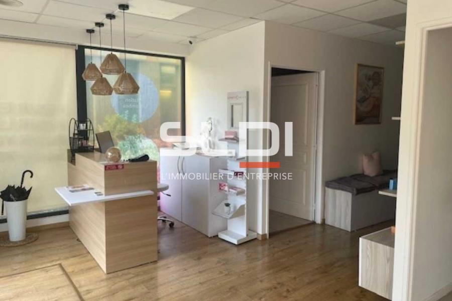 Commerces A LOUER - SATHONAY CAMP - 137 m²