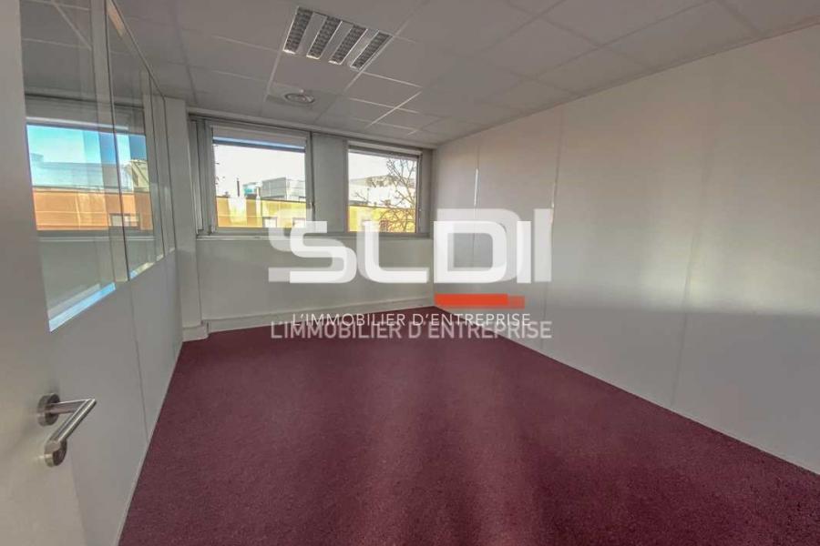 Bureaux A LOUER - BRON - 255 m²