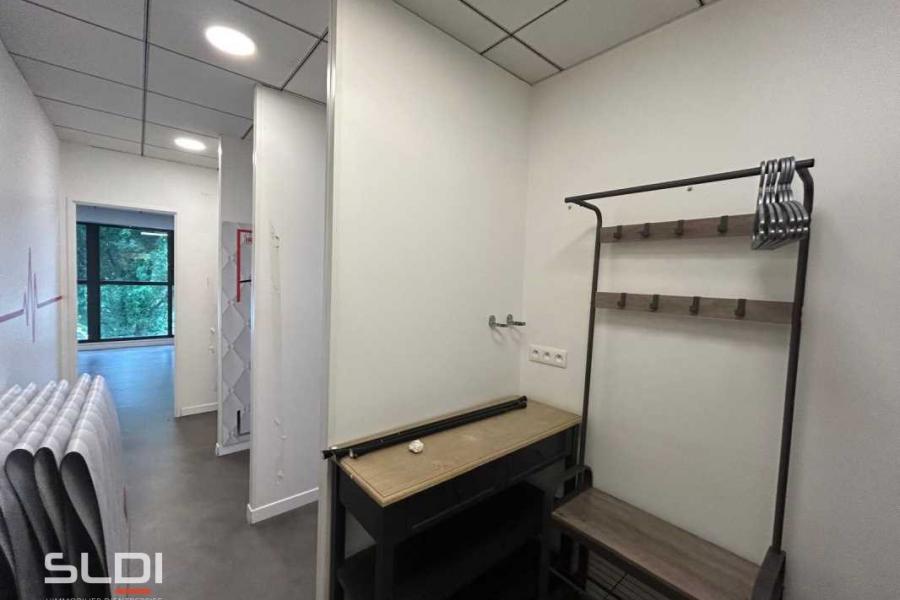 Bureaux A LOUER - LIMAS - 75 m²