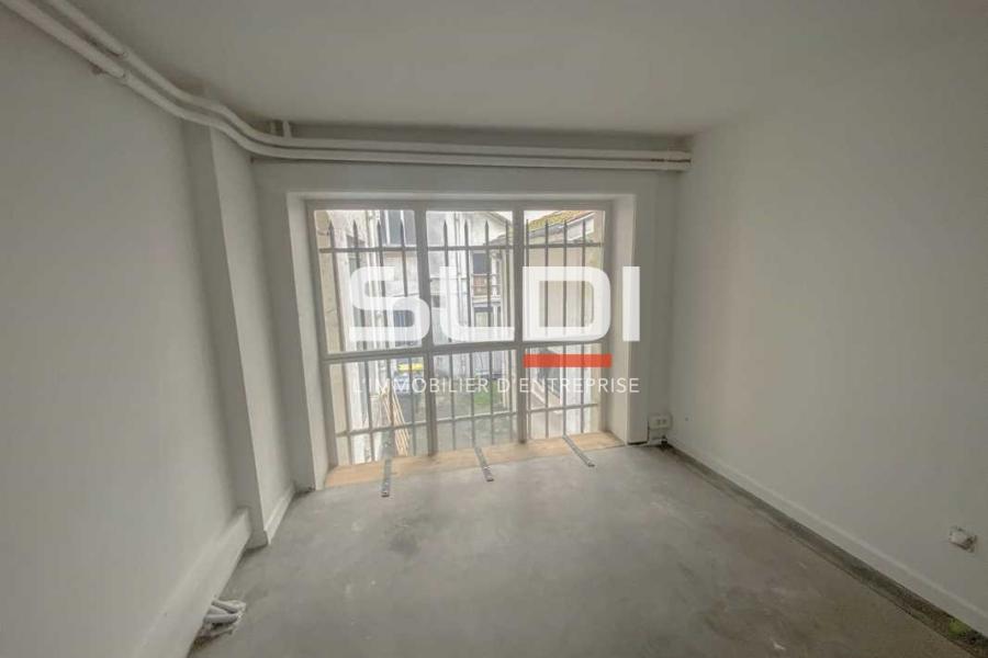 Commerces A VENDRE - LYON - 163 m²