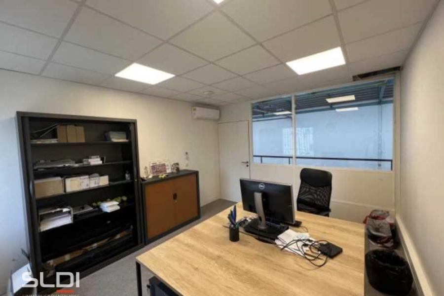 Activités A LOUER - LYON - 973 m²